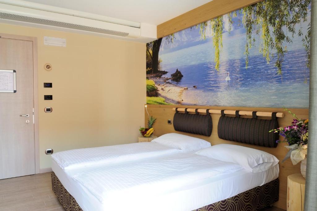 Eco Hotel Bonapace Torbole Sul Garda Bilik gambar